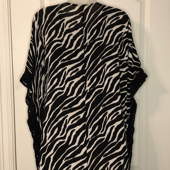 Liz Lange Zebra Print Poncho Top Size XS/S - Picture 14 of 16